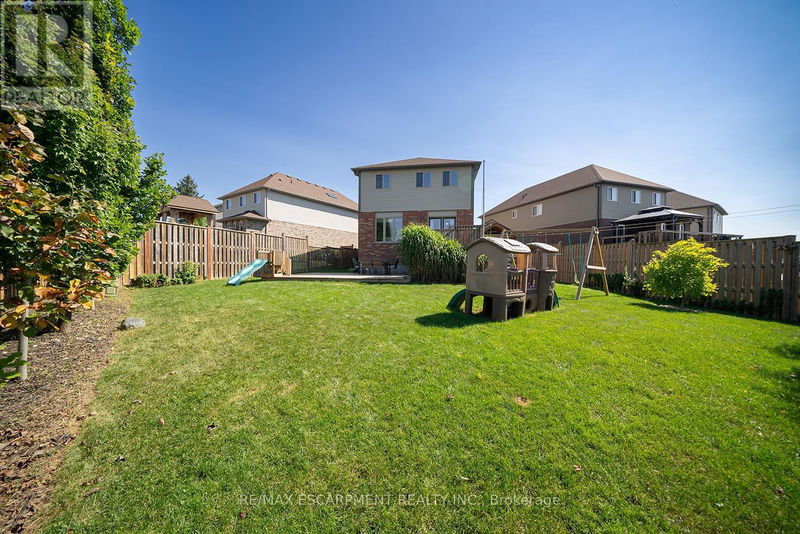 8 Oakes Court  Guelph (Grange Hill East), N1E0J6 | Image 38