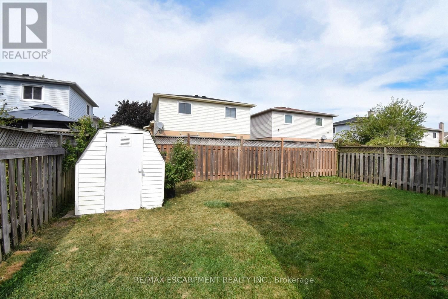 15 BROUGHTON AVENUE Image 38