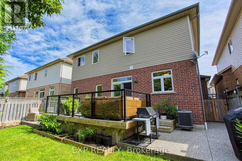 309 Montreal Circle  Hamilton (Winona Park), L8E0C7 | Image 37