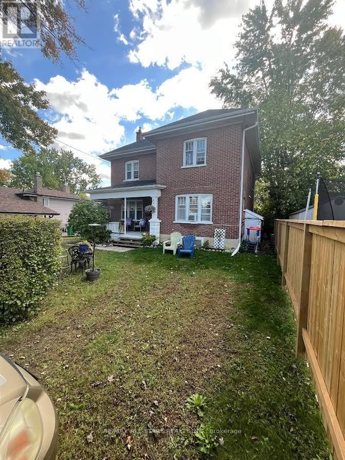 833 Crawford Drive  Peterborough (Monaghan), K9J3W9 | Image 2