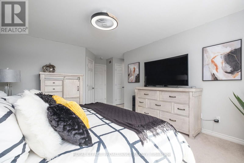 657 Gwen Avenue South Kingston, K7P0M2 | Image 25