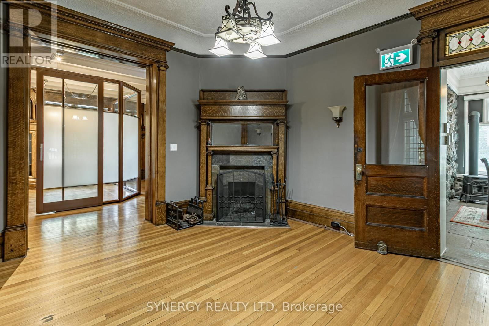 37 RIDOUT STREET S Image 10