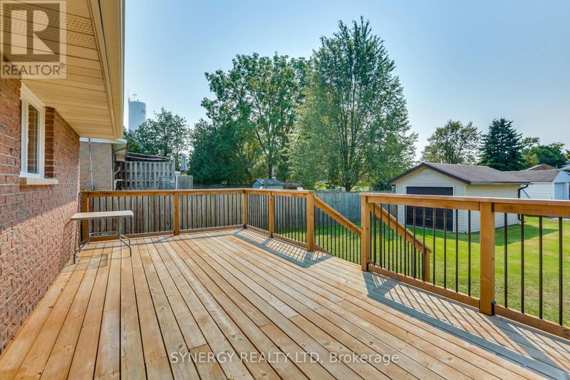 32 Clark Street  Strathroy-Caradoc (Melbourne), N0L1T0 | Image 6