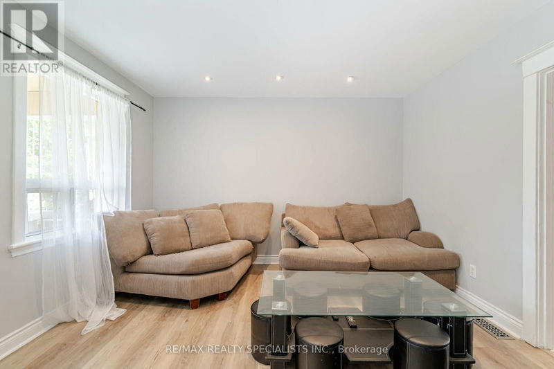 200 Paling Avenue  Hamilton (Homeside), L8H5J7 | Image 11