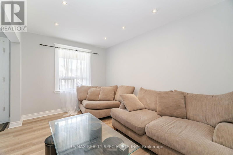 200 Paling Avenue  Hamilton (Homeside), L8H5J7 | Image 12