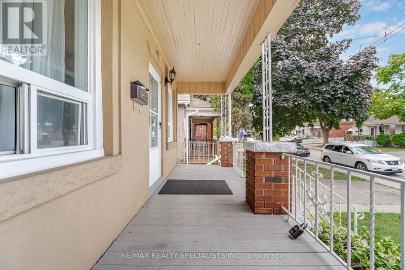 200 Paling Avenue  Hamilton (Homeside), L8H5J7 | Image 3