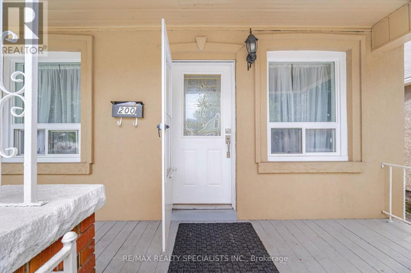 200 Paling Avenue  Hamilton (Homeside), L8H5J7 | Image 4