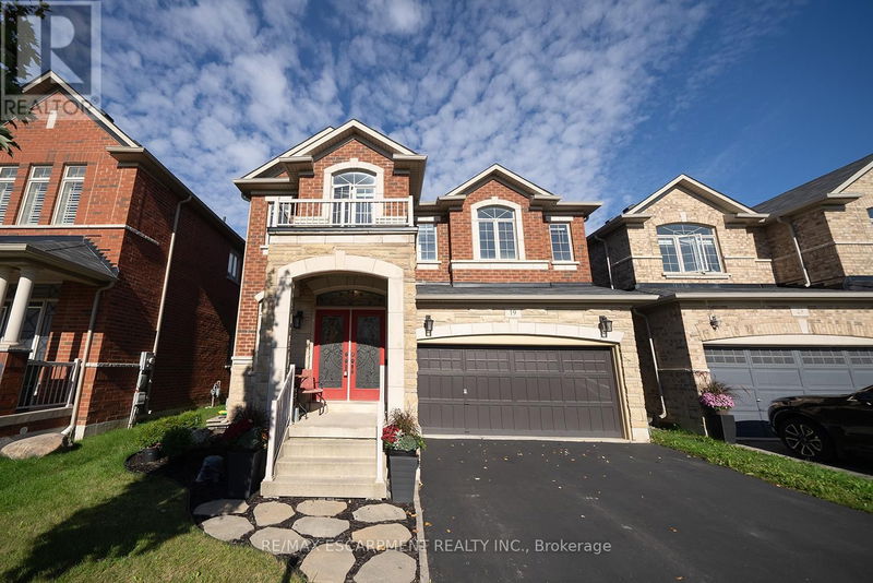 19 Humphrey Street  Hamilton (Waterdown), L0R2H7 | Image 2