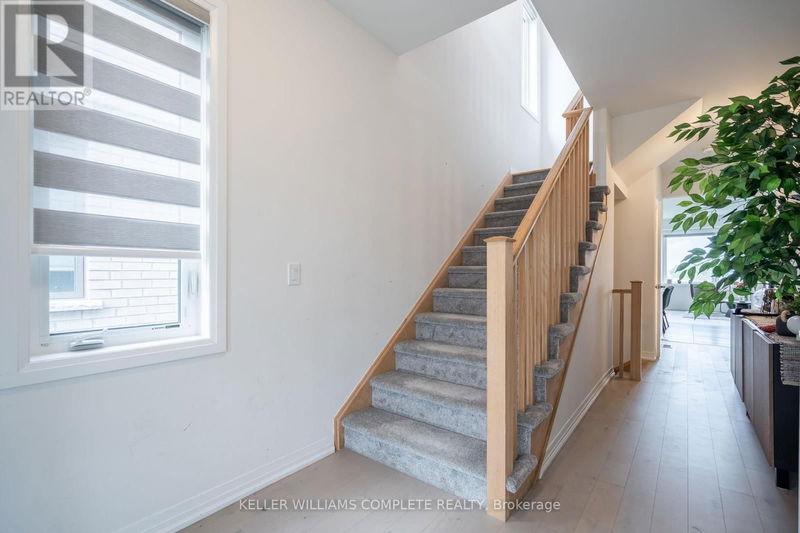 112 Freedom Crescent  Hamilton (Mount Hope), L0R1W0 | Image 7