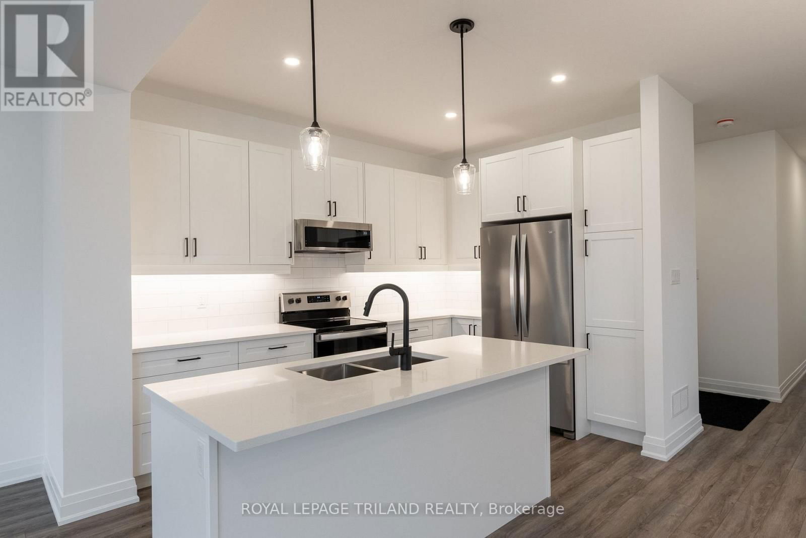 20 - 101 SWALES AVENUE Image 10