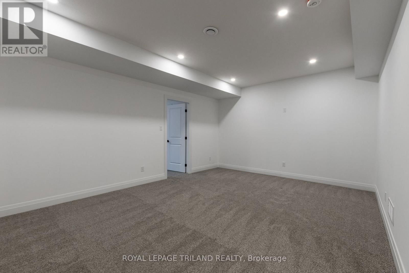 20 - 101 SWALES AVENUE Image 33