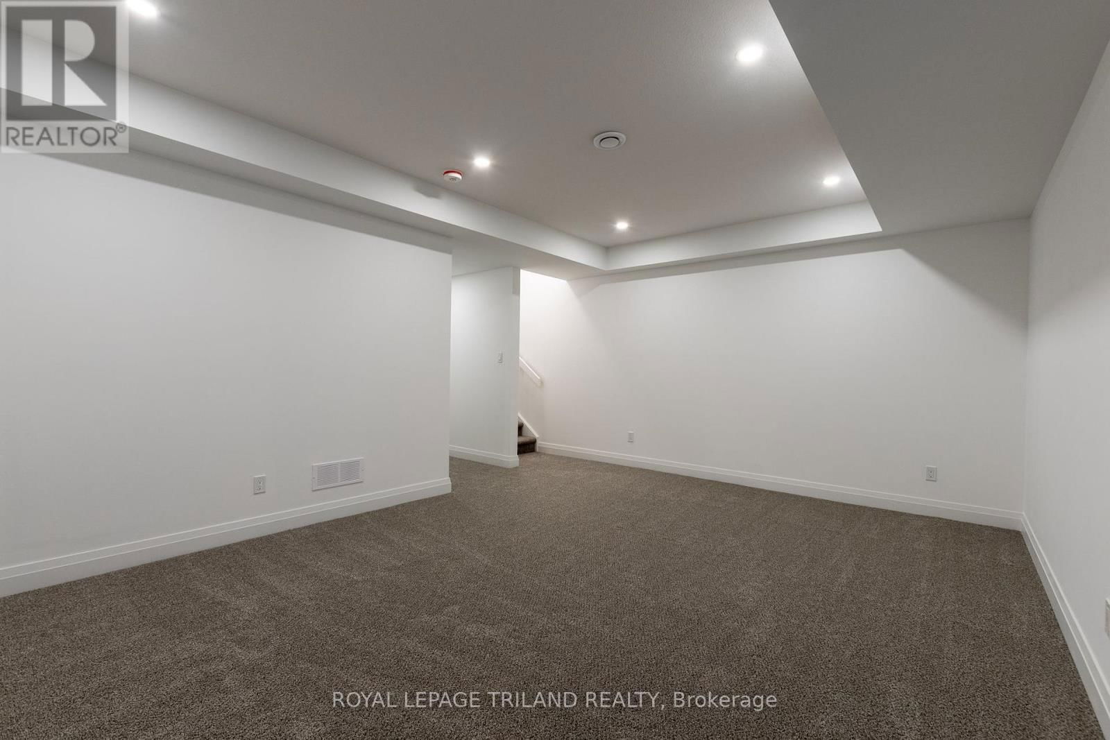 20 - 101 SWALES AVENUE Image 34