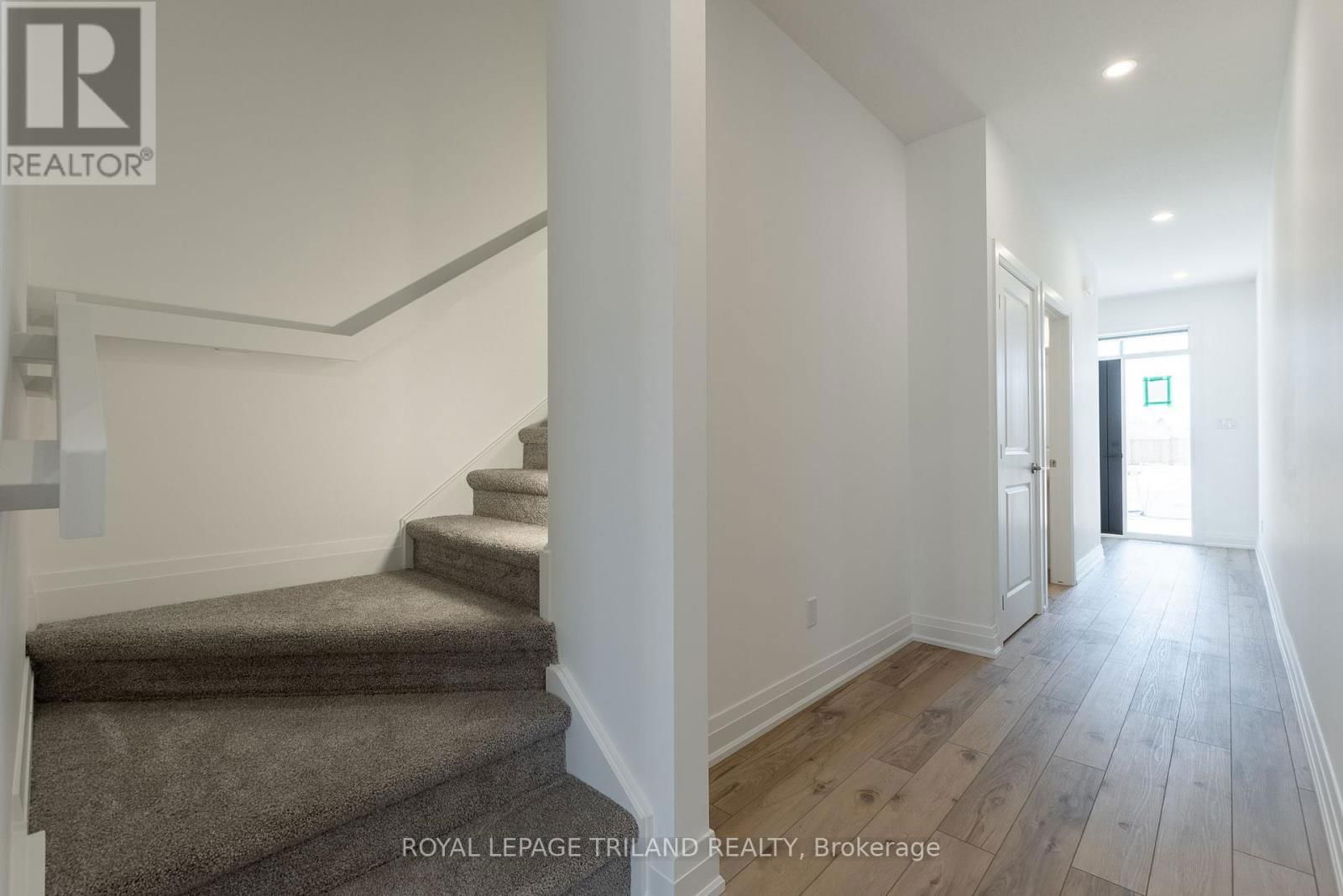 18 - 101 SWALES AVENUE Image 10