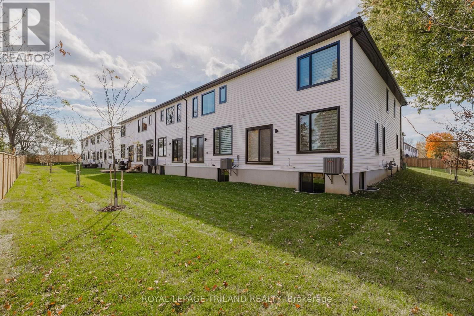 18 - 101 SWALES AVENUE Image 4