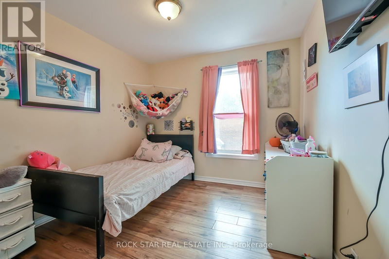 139 Balsam Avenue South Hamilton (St. Clair), L8M3B6 | Image 12