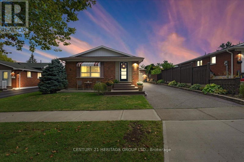 3 BYWOOD Crescent  Hamilton (Stoney Creek Mountain), L8J1G7 | Image 1