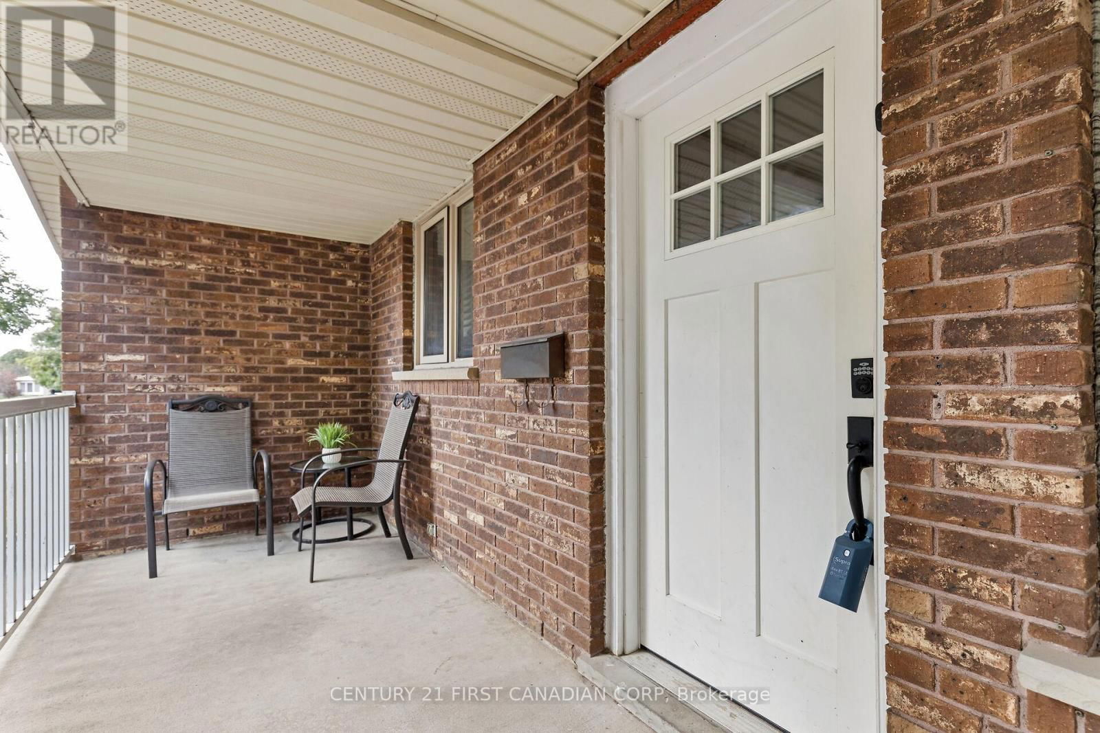 51 BARRETT CRESCENT Image 3