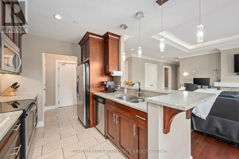  414 - 320 Sugarcreek Trail  London, N6H0G3 | Image 4