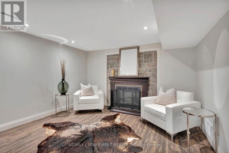 240 Parkside Drive  Hamilton (Waterdown), L8B0Y7 | Image 20