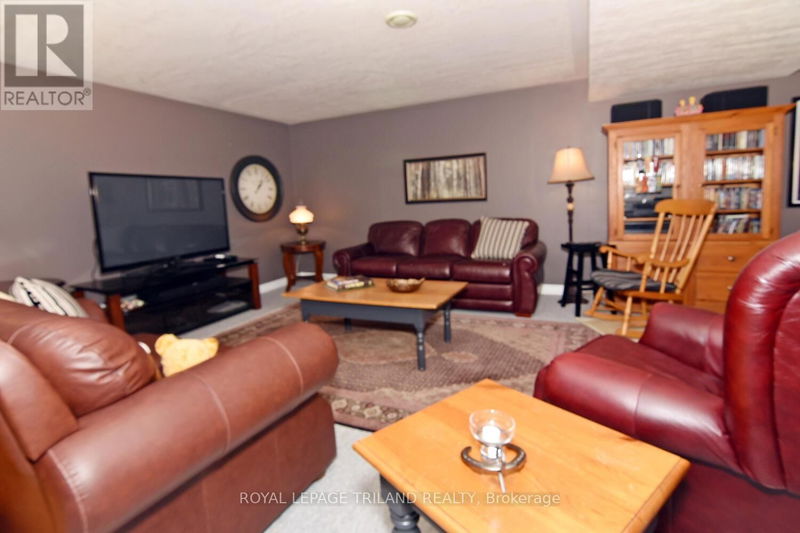 8846 Timberwood Trail  Lambton Shores (Grand Bend), N0M1T0 | Image 27