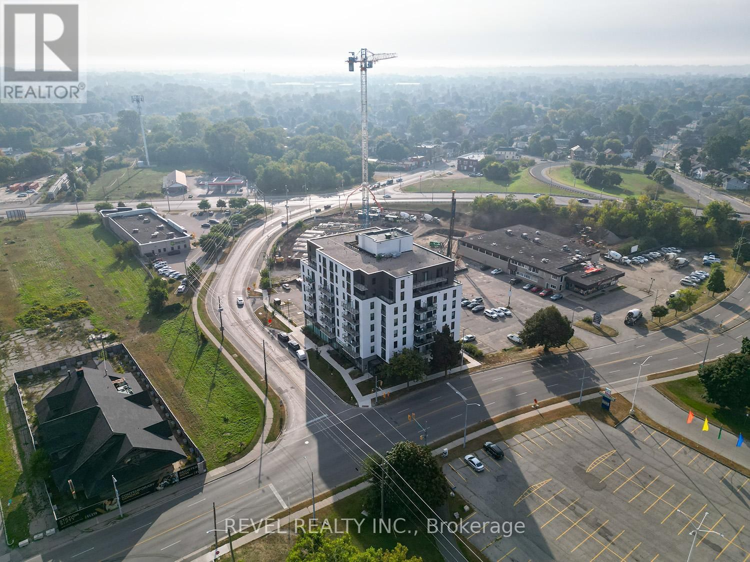 613 - 7 ERIE AVENUE Image 21