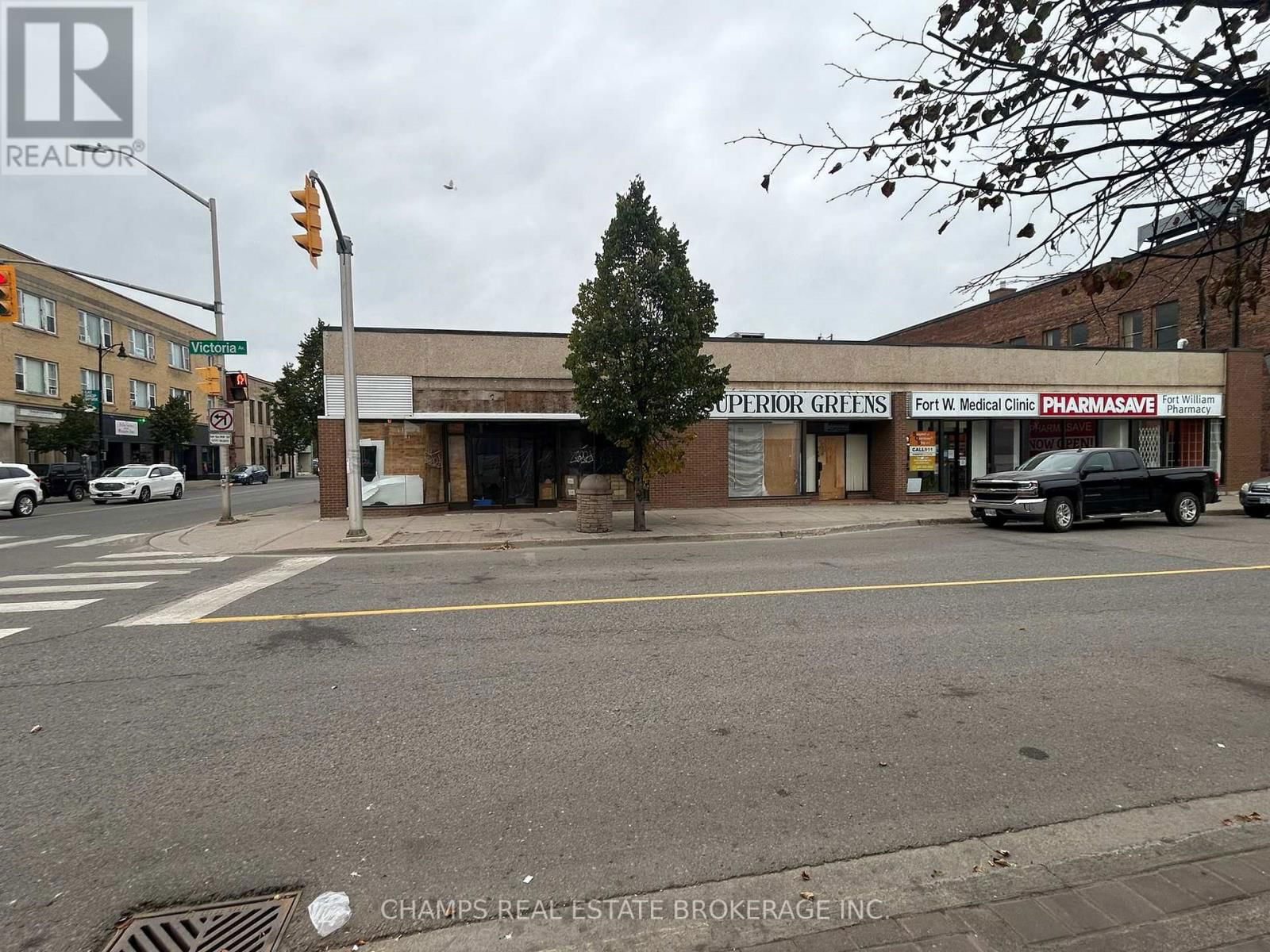 421 VICTORIA AVENUE E Image 1