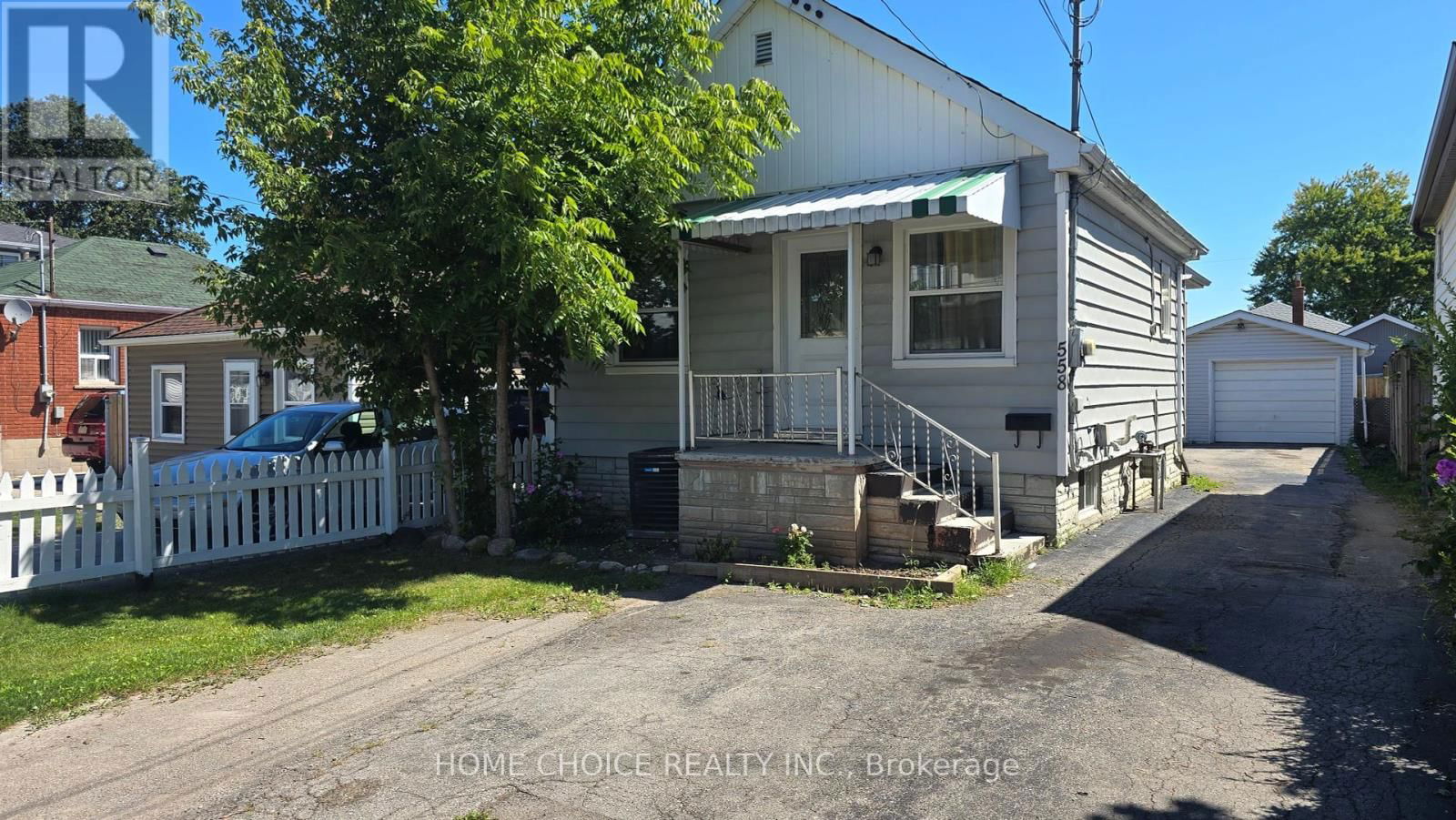 558 QUEBEC STREET Image 16