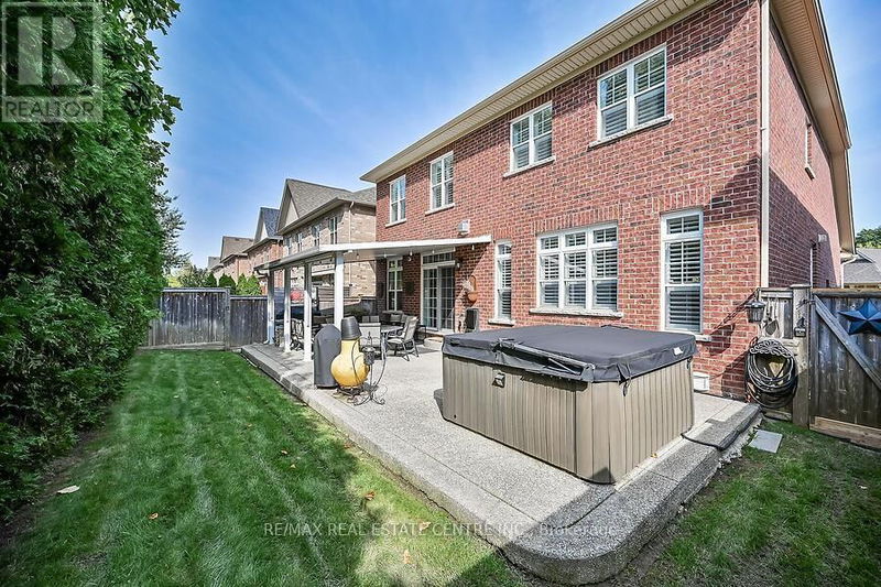 38 Butternut Grove Lane  Hamilton (Meadowlands), L9K0B7 | Image 37