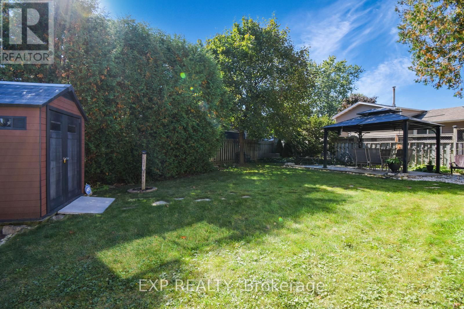 65 BRENDAWOOD CRESCENT Image 32