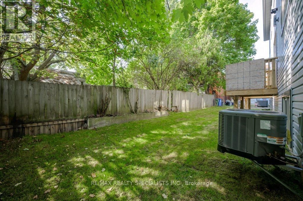 137 PETER STREET Image 33