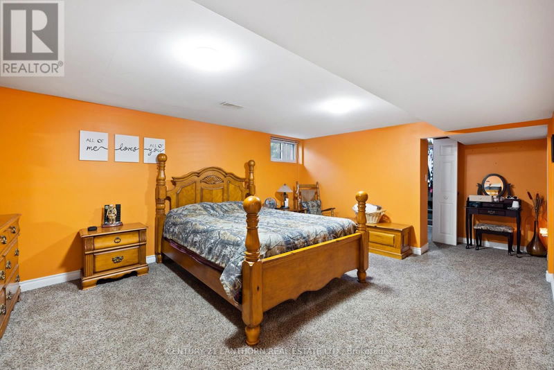 4 Stephen Crescent  Quinte West, K8V6B8 | Image 23