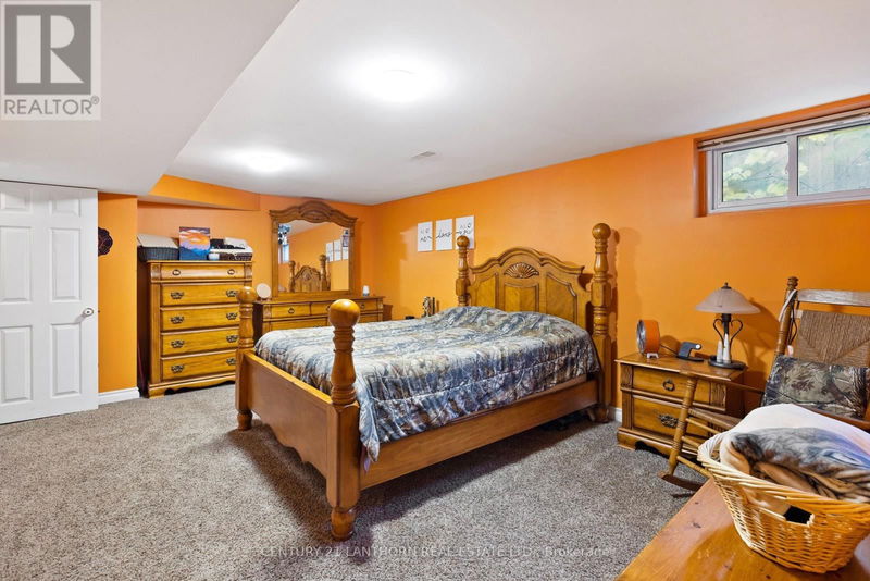 4 Stephen Crescent  Quinte West, K8V6B8 | Image 24