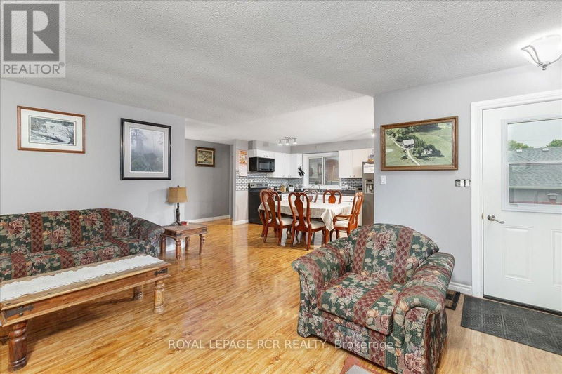 210 Weber Street  Wellington North (Mount Forest), N0G2L1 | Image 4