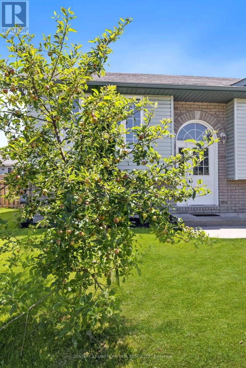 15 Jason Crescent  Quinte West, K8V6V1 | Image 24