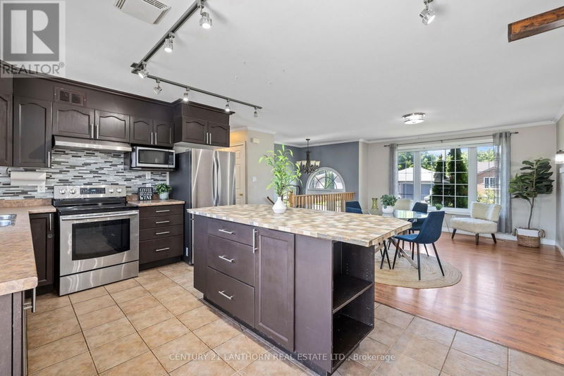 15 Jason Crescent  Quinte West, K8V6V1 | Image 3