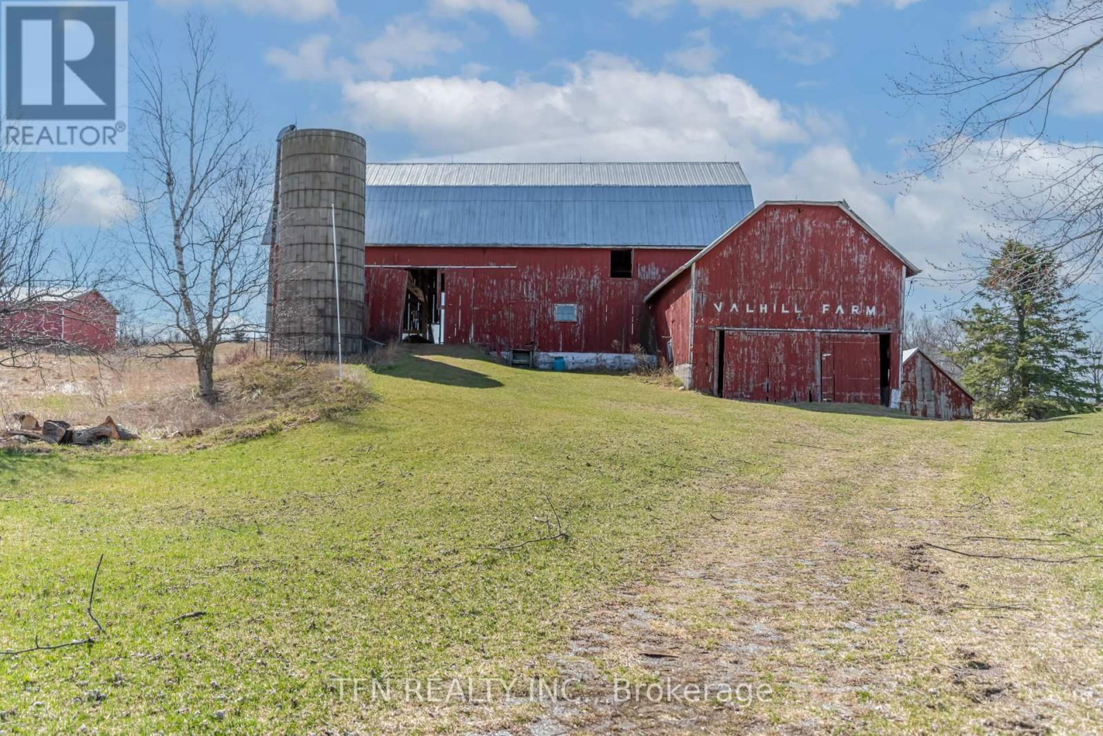 231 CARMAN ROAD Image 35