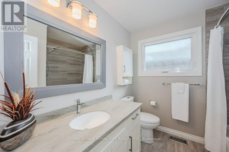 128 Harvard Road  Guelph (Hanlon Creek), N1G3R1 | Image 21