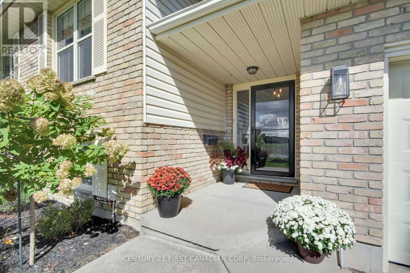 22630 Rougham Road  Strathroy-Caradoc (Mount Brydges), N0L1W0 | Image 3