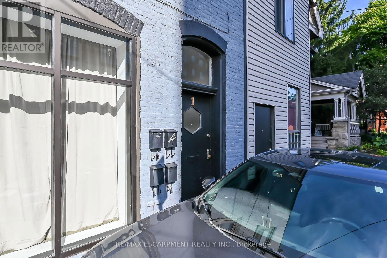 428 KING STREET W Image 32