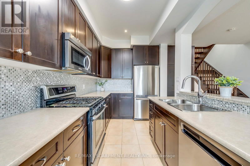 105 Highgate Drive  Hamilton (Stoney Creek), L8J3P2 | Image 13