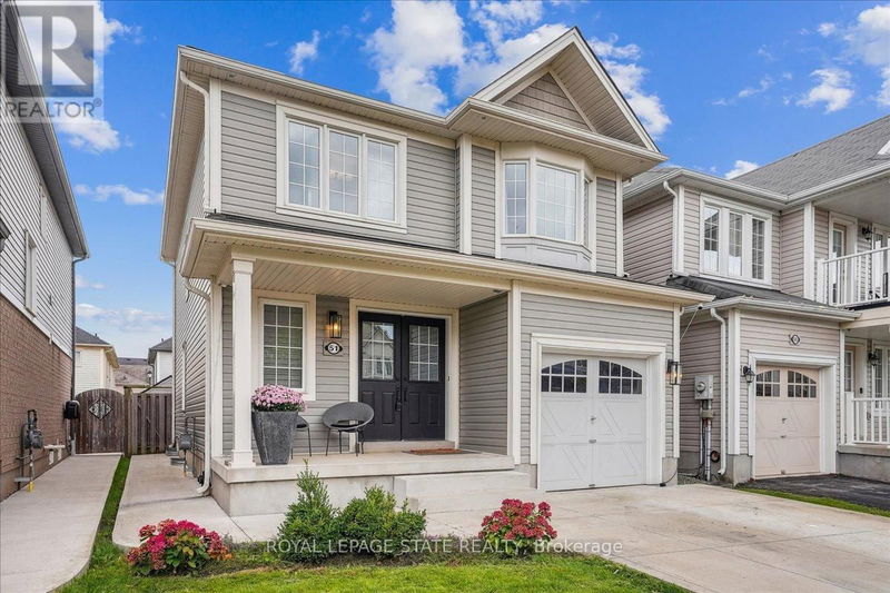 51 Gowland Drive  Hamilton (Binbrook), L0R1C0 | Image 2