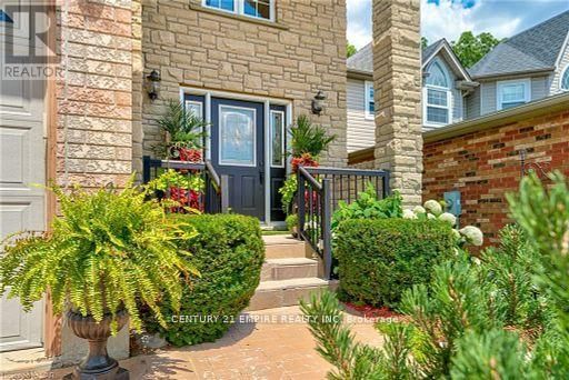 230 Doon Mills Drive  Kitchener, N2P2R8 | Image 3