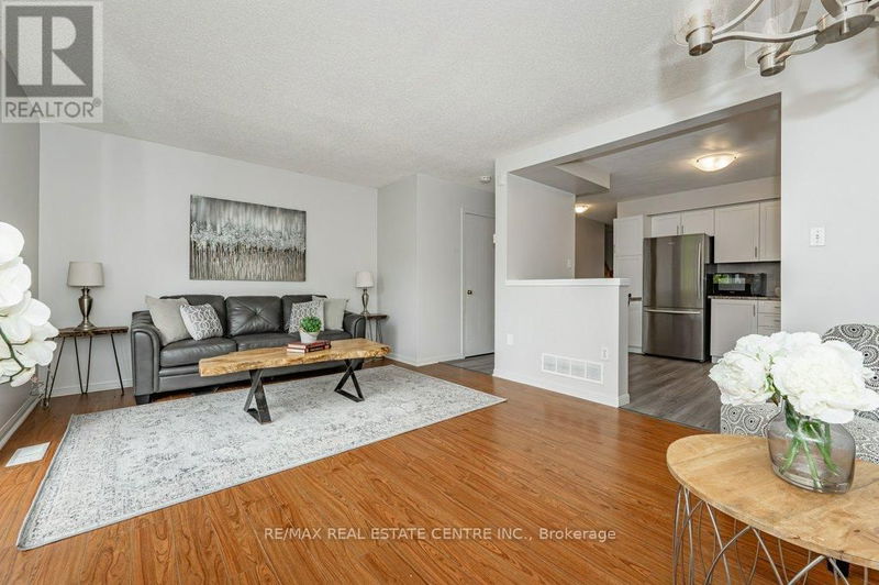  52 - 124 Gosling Gardens  Guelph (Clairfields), N1G5K6 | Image 5