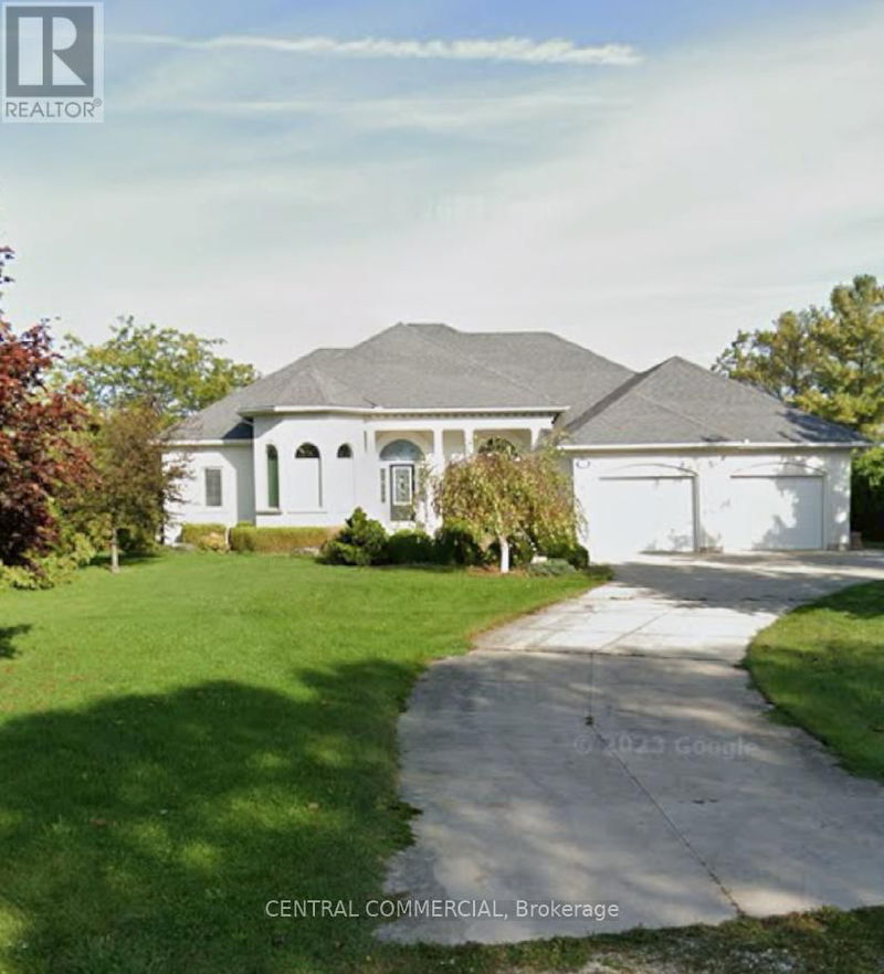 4266 Bluepoint Drive  Plympton-Wyoming (Plympton Wyoming), N0N1J6 | Image 1