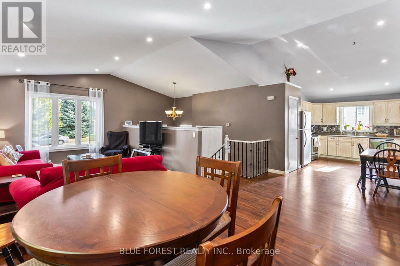 31 Dartmouth Drive  London, N5V4T8 | Image 11