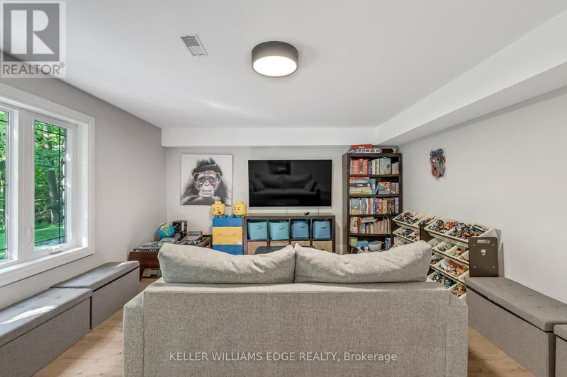 18 Elder Crescent  Hamilton (Ancaster), L0R1R0 | Image 35