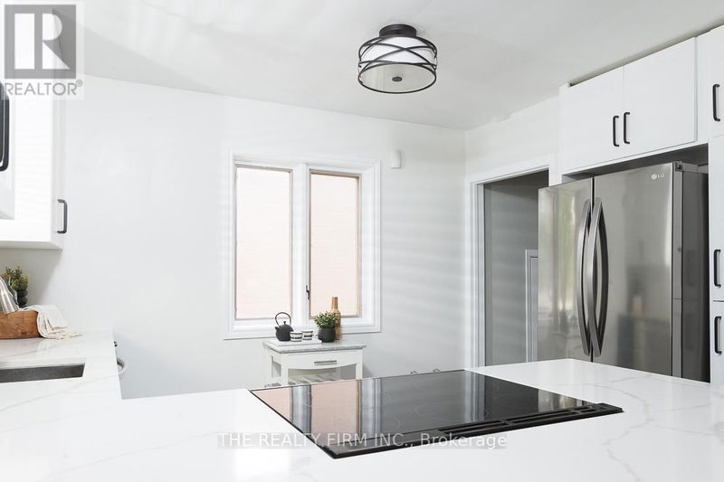 188 Dawn Drive  London, N5W4X1 | Image 12