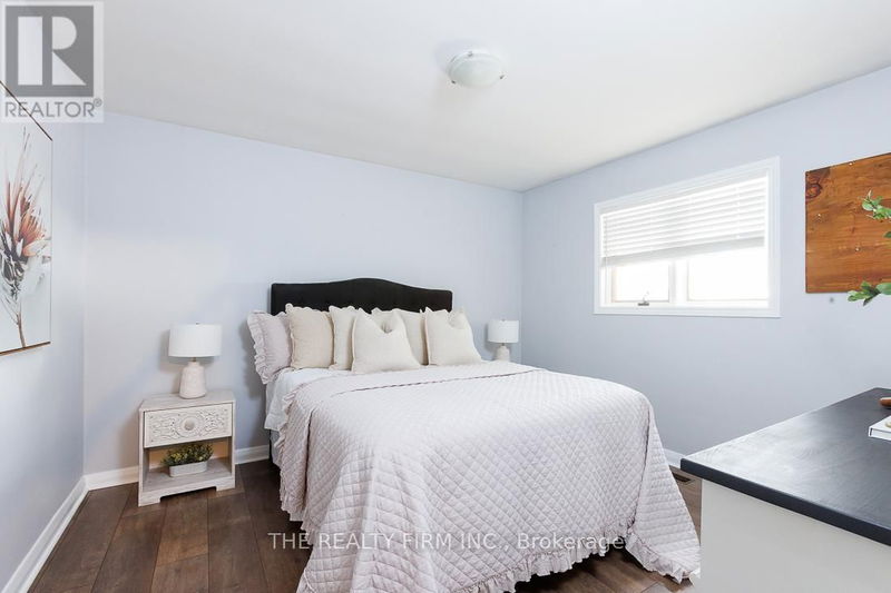 188 Dawn Drive  London, N5W4X1 | Image 14