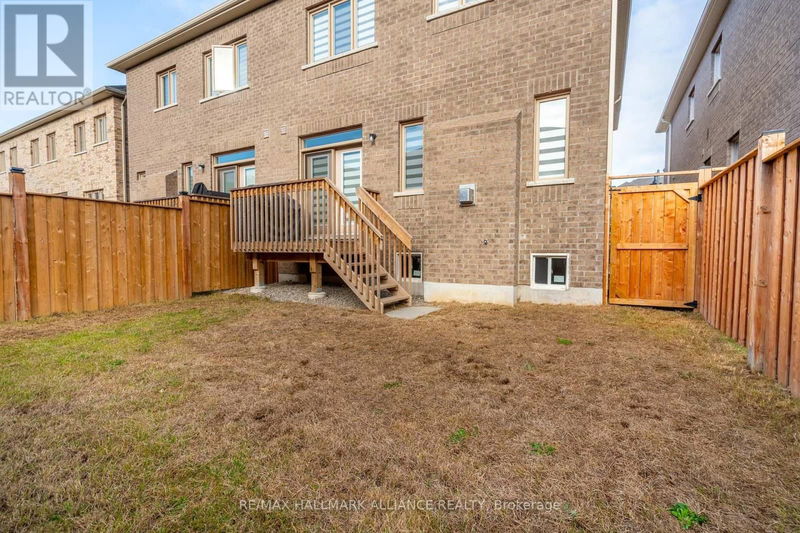 20 Westfield Crescent  Hamilton (Waterdown), L8B1Y1 | Image 38