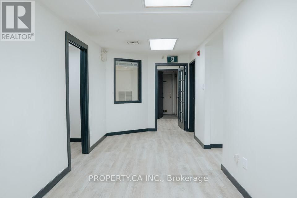 UNIT 1 - 124 JAMES STREET S Image 3